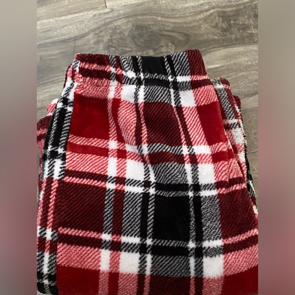 Fluffy Pjs - Picture 2 of 3